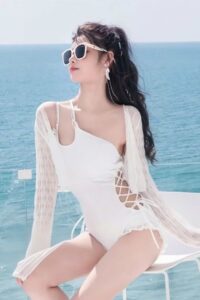 Bikini 1 mảnh đi biển