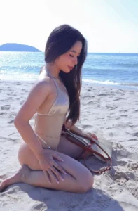 micro bikini nhũ lấp lánh