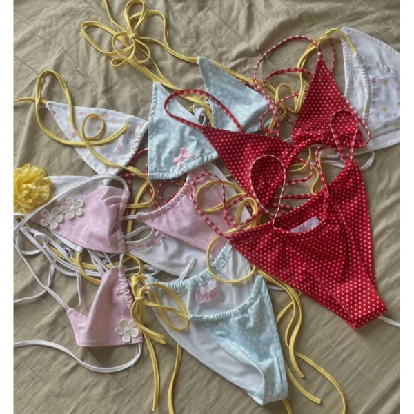 bikini họa tiết hoa nhí