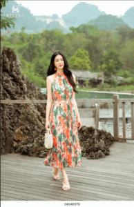 Đầm maxi tropical dáng suông giúp che khuyết điểm khi đi biển