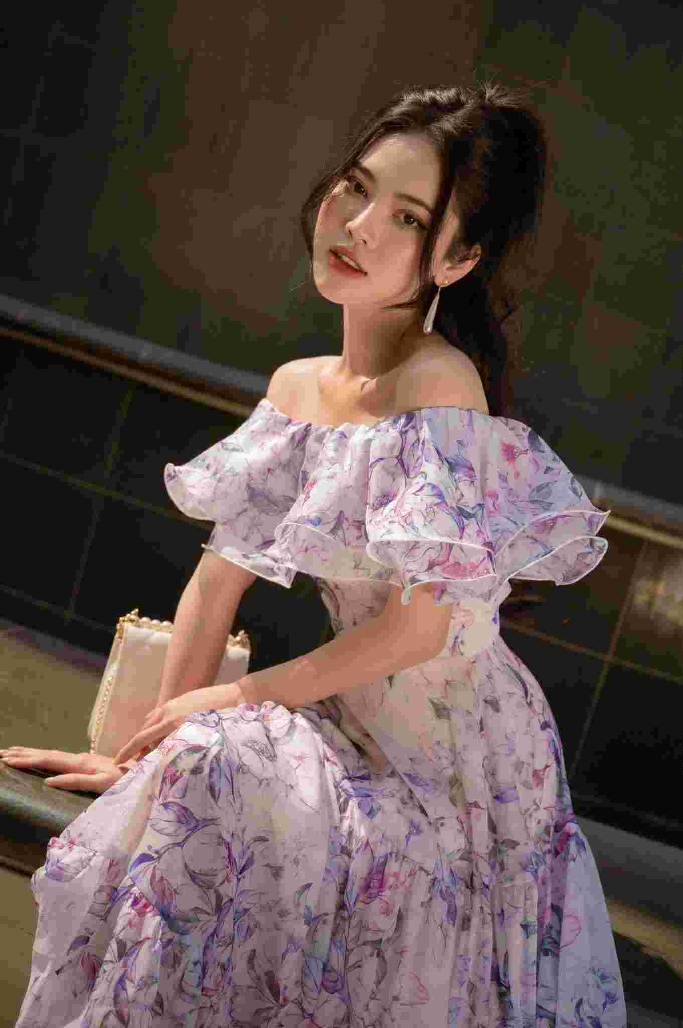 Đầm maxi trễ vai hoa nhí tím 70